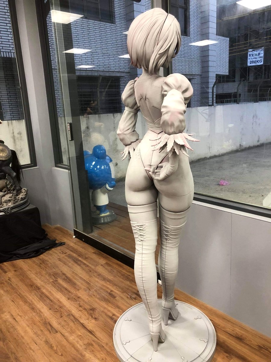 Художник из Китая создал фигурку 2B из NieR: Automata в человеческий р