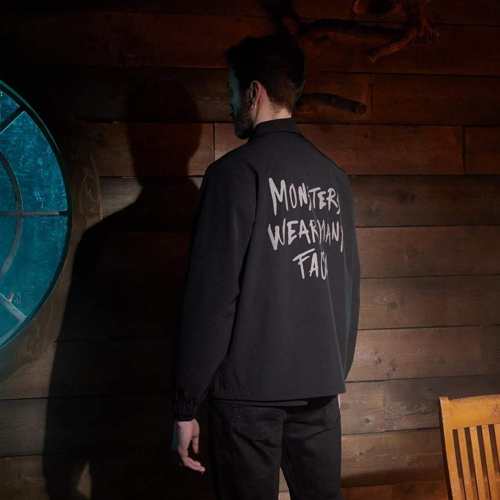 В продаже появилась коллекция одежды, вдохновленная Alan Wake 2 В продаже появилась коллекция одежды, вдохновленная Alan Wake 2