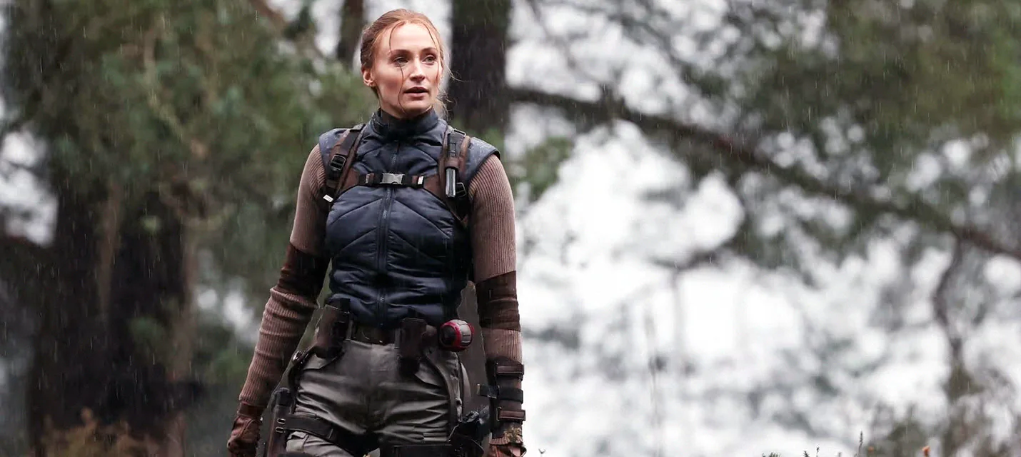 Появились новые фото со съёмок сериала по Tomb Raider — готовится сцена с парашютом