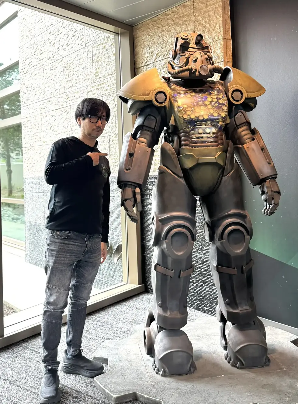 Хидео Кодзима побывал в офисах Valve и Microsoft в Сиэтле
