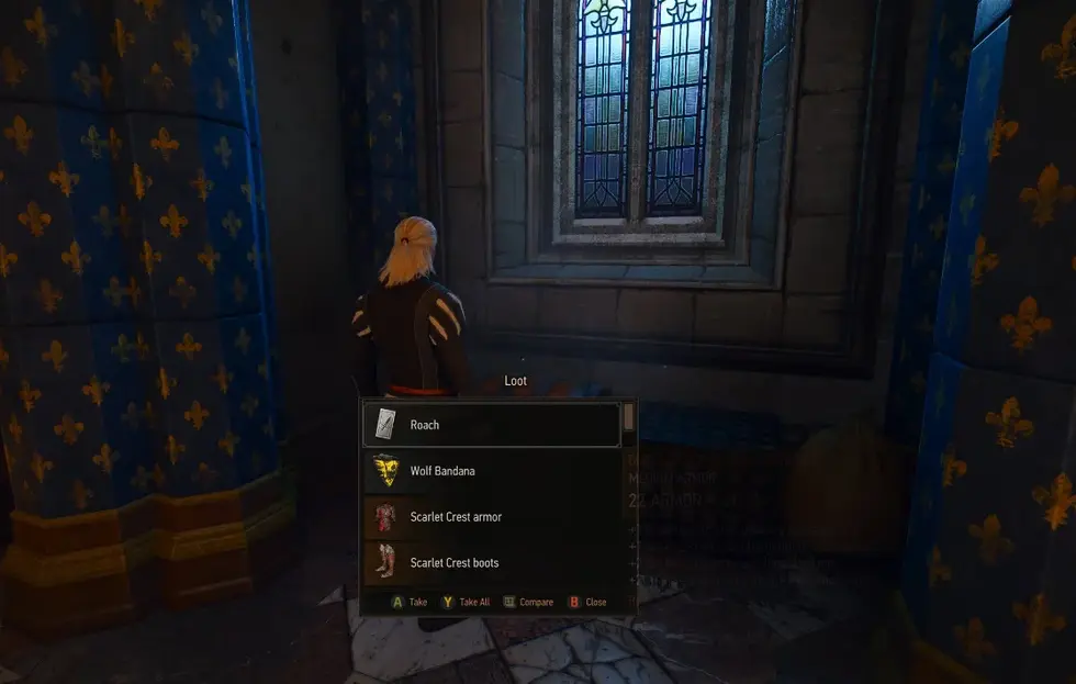 Геральт открывает сундук со снаряжением в игре Ведьмак 3: Дикая Охота