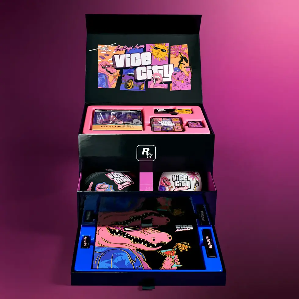 Коллекционный бокс с мерчем по мотивам GTA VI Vice City с логотипом Rockstar Games