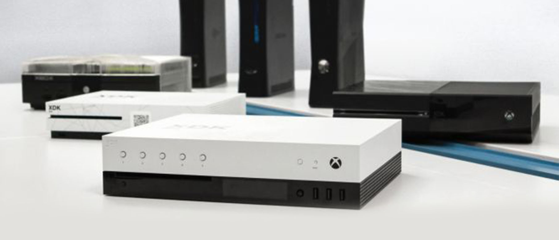 Первые фотографии девкитов Project Scorpio